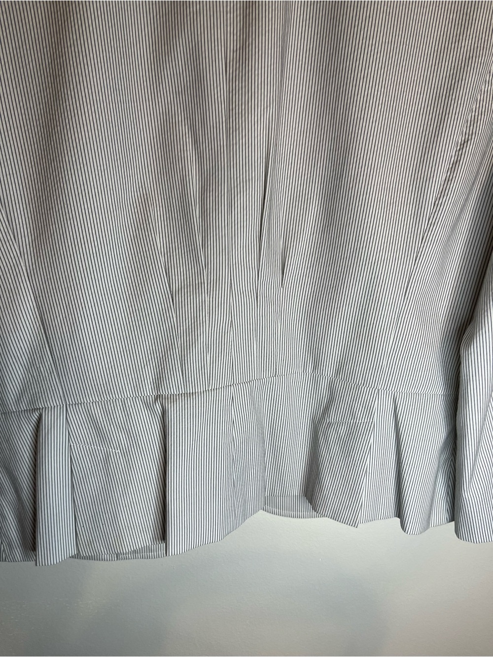 Ann Taylor LOFT Light Gray Pinstripe Women's Blazer Size 6 - Picture 9 of 14
